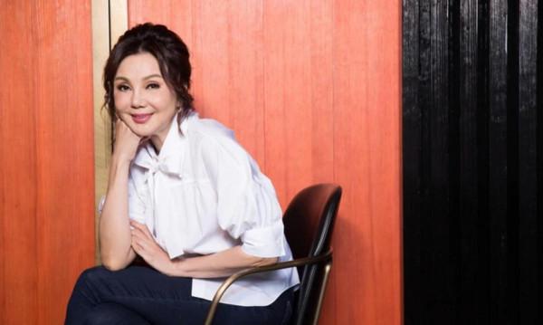 拿4億贍養費買房,如今靠收租就成富婆,女兒坐私人飛機去旅行 拿4億贍養費買房,如今靠收租就成富婆,女兒坐私人飛機去旅行