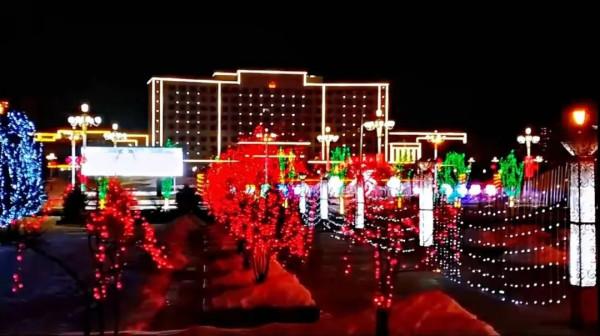 微笑江源：喜樂團圓慶佳節，燈光璀璨不夜天