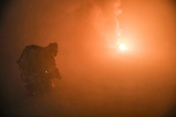 六中全會精神在軍營｜瞄準未來戰場，火箭軍某部組織跨區域合成演練