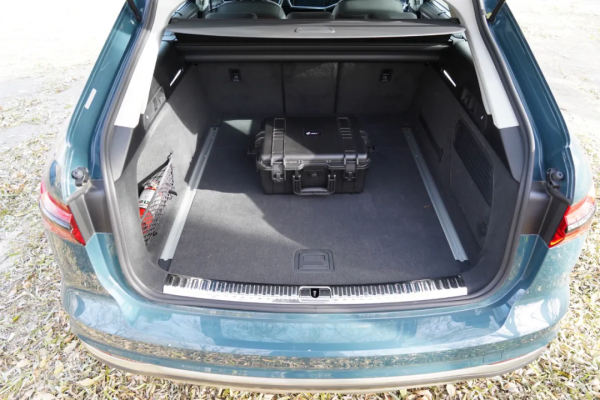 試駕奧迪A6 allroad！辦完近70萬的旅行車，女生買菜的最佳座駕