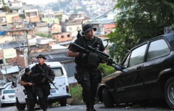 魔幻巴西！黑幫比政府更注重防疫工作，給貧民窟送食物和醫療物資