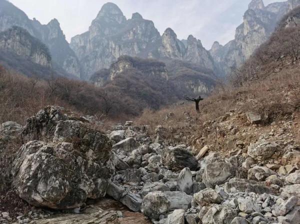 徒步白雲寺渡槽一一絕壁大梯一一上白雲一一白雲寺 徒步白雲寺渡槽一一絕壁大梯一一上白雲一一白雲寺