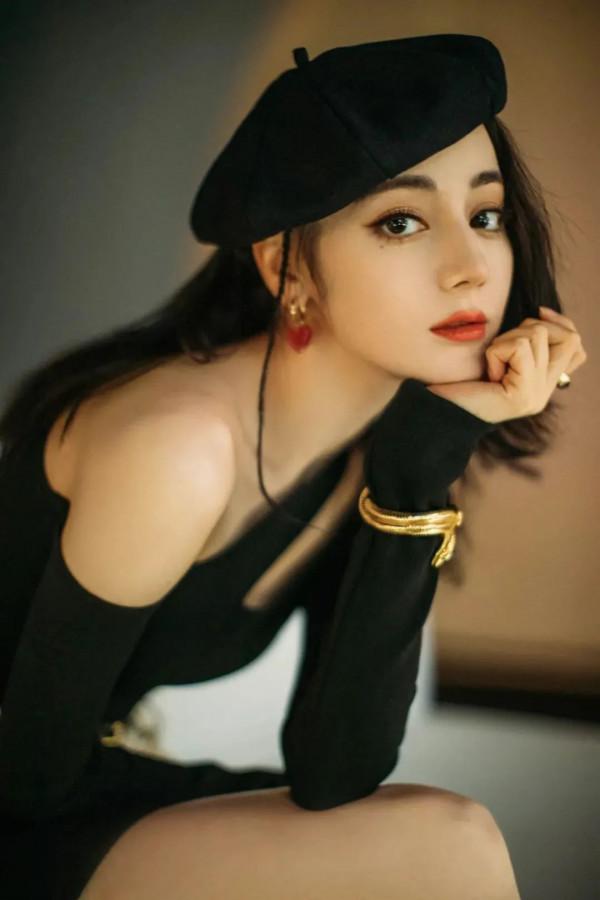 5位新疆美人珠寶加持：佟麗婭，熱巴，娜扎，麥迪娜...誰最美？