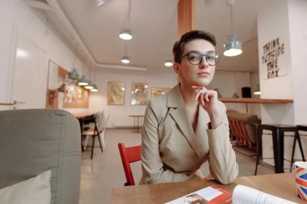 自己養的狗咬了人,她還說自己冤枉 自己養的狗咬了人,她還說自己冤枉