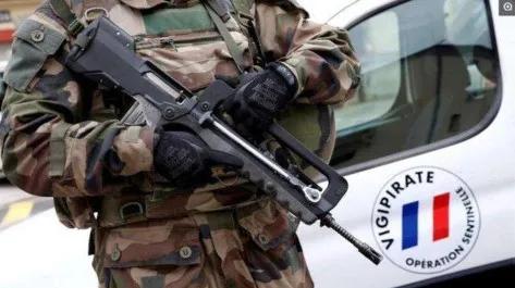 武器：（二十六）“法蘭西勇士”-法國FAMAS突擊步槍