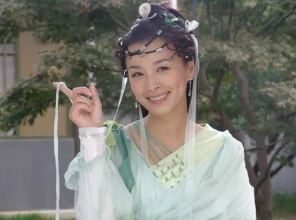 人前是“過氣明星”，人後是商業大佬，這4位明星一個比一個有錢