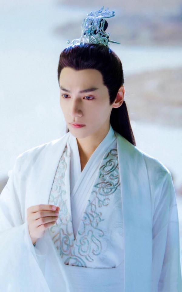 別再吹捧“建模臉”了！這4位男演員告訴你，什麼是小說男主的臉