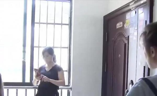 52歲巨嬰沒上過一天班！在家啃老，94歲母親洗衣做飯養他