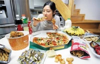 女孩減肥至55斤，不吃主食住進ICU，為何總有人把自己減到醫院？