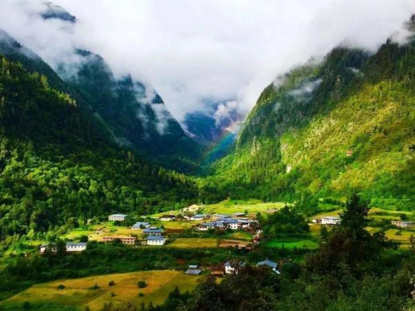 這些“雲端上”的古村落,正過著神仙般的日子,沿途就像走在畫裡 這些“雲端上”的古村落,正過著神仙般的日子,沿途就像走在畫裡