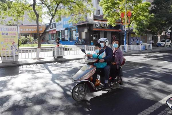 【曝光臺】這樣的錯誤“帶娃姿勢”,有你嗎? 【曝光臺】這樣的錯誤“帶娃姿勢”,有你嗎?