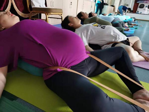 一品清蓮瑜伽告訴你：孕期瑜伽序列，舒緩壓力，讓你身心舒暢