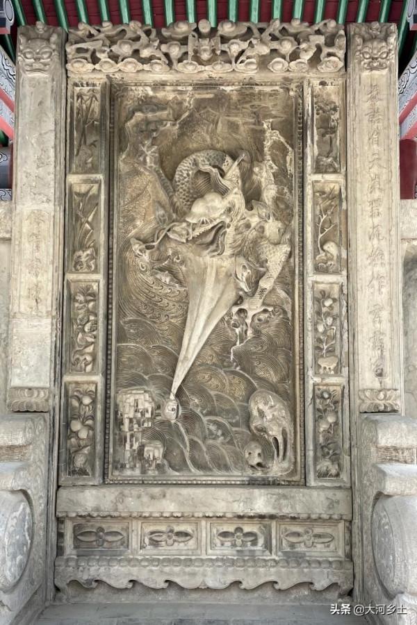 山西一寺廟後院,大量碑石中藏兩具宋代石棺,從中可窺探墓主財力 山西一寺廟後院,大量碑石中藏兩具宋代石棺,從中可窺探墓主財力