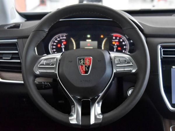 配2.0T帶四驅系統，20.88萬擁有高配置和7座大空間，實拍榮威RX8