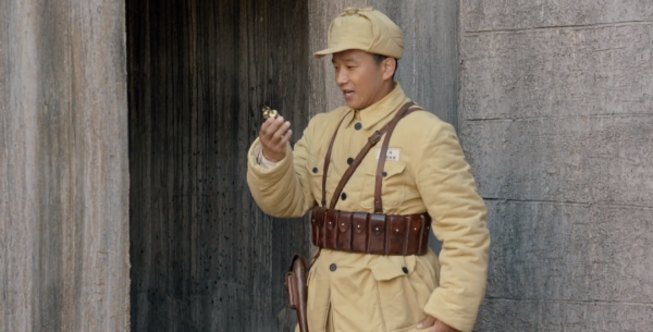 連毛主席登上《時代週刊》都還原一模一樣，這劇8個細節堪稱神蹟