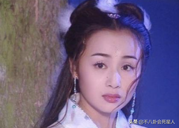 別再亂動臉上的痣了！這些中年女星把痣變成特色，個個有靈氣