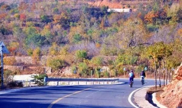 秋季京西這條路，美得如同斑斕的油畫
