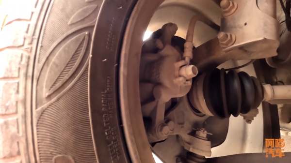 小姐姐去4S店保養差點被坑哭了，看喵哥出手，如何幫她省下一千多