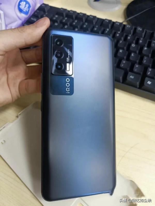 新買12+256的VivoiQOOneo5系統竟然不如用了四年的小米6+64的mix2