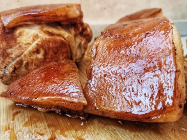 7小時燉6碗！北方大姐過年在家做梅乾菜扣肉，和你那做法一樣不？