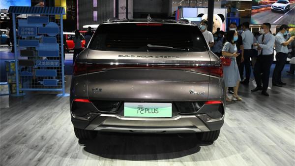 比亞迪推出元PLUS，定位比元Pro高，但保險要貴1千？