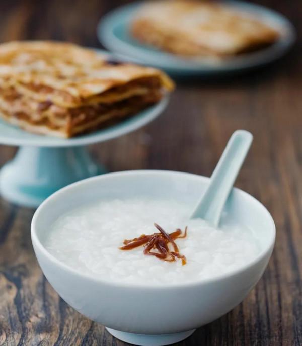 煮白粥時：“冷水下鍋”和“熱水下鍋”區別很大，看完你就明白了