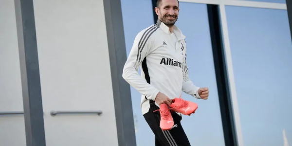 尤文隊長感染新冠病毒，貝司機要減薪續約，伊卡爾迪替代莫拉塔？