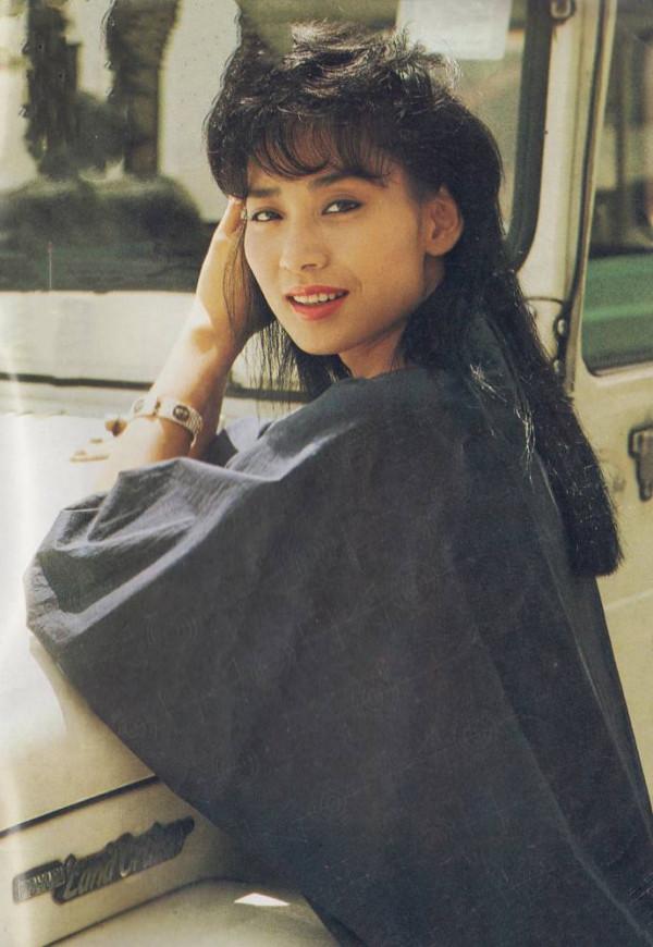 炒樓炒股炒珠寶一年狂賺5億？“最美港姐”鄺美雲的流金歲月