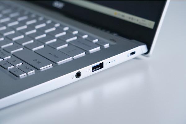 筆記本開機鍵亮著但黑屏