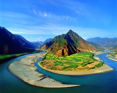 青山綠水，好風光