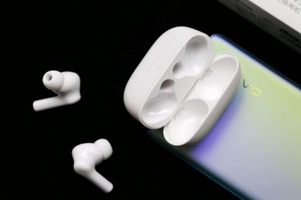 vivo X70 Pro 最佳拍檔敲定,vivo TWS 2e 上手體驗評測 vivo X70 Pro 最佳拍檔敲定,vivo TWS 2e 上手體驗評測