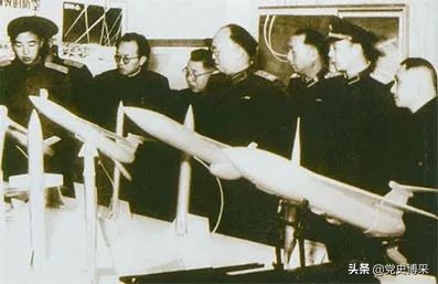 林彪康生汙衊聶榮臻是楊成武的黑後臺,毛主席聽說後:我才是楊成武的第一後臺 林彪康生汙衊聶榮臻是楊成武的黑後臺,毛主席聽說後:我才是楊成武的第一後臺