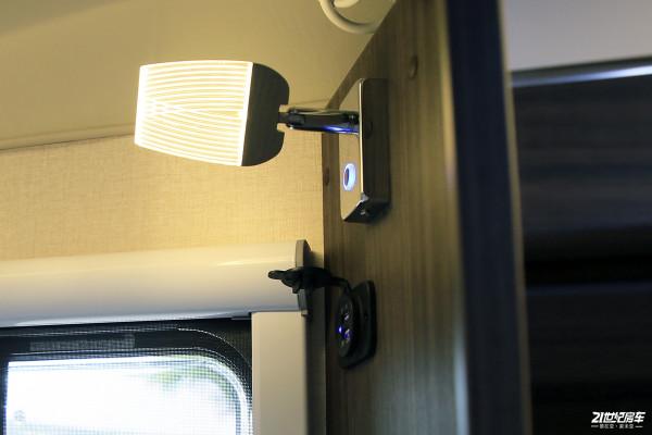 奇瑞進口底盤雙拓展房車,帶21.4度電,電粉碎直排馬桶 奇瑞進口底盤雙拓展房車,帶21.4度電,電粉碎直排馬桶