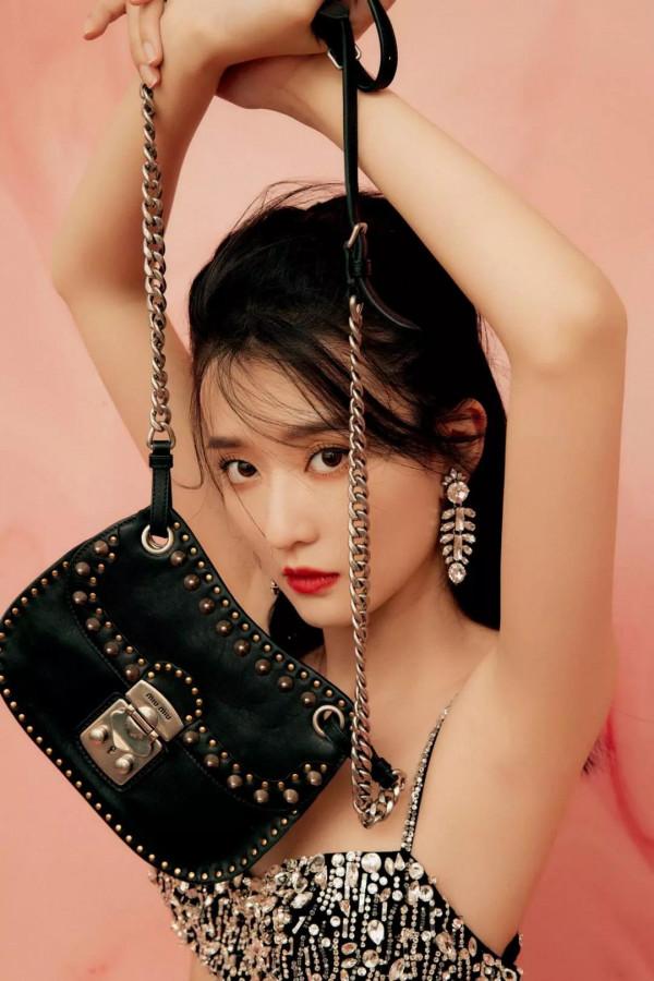 有人說她不是女的? 有人說她不是女的?