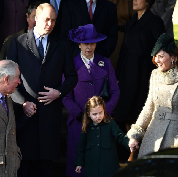 英國71歲長公主新照曝光!裹刺繡大衣盡顯東方古典美,白髮也優雅 英國71歲長公主新照曝光!裹刺繡大衣盡顯東方古典美,白髮也優雅