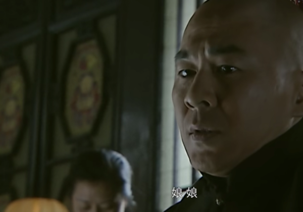 再看《喬家大院》：才發現大奶奶新婚夜服毒自殺，竟是一石二鳥