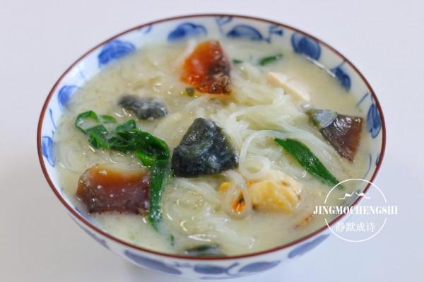 曬曬九歲小學生的午餐，兩菜一湯，葷素搭配，營養均衡，吃得放心