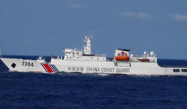 圍堵升級！美軍測量船齊聚亞太；拜登簽署國防法案；中日防長通話