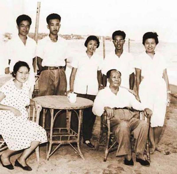 王海容:毛主席身邊的美女翻譯,深受周總理喜愛,可惜終身未嫁 王海容:毛主席身邊的美女翻譯,深受周總理喜愛,可惜終身未嫁