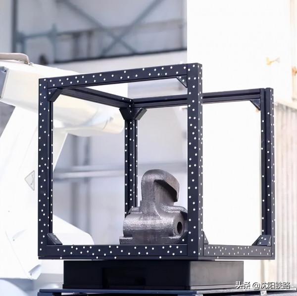 會修火車的機器人都長啥樣？