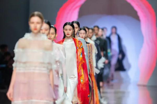 時空穿梭者——鳳凰