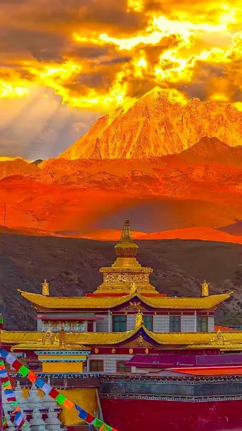 百年一遇日照金山 百年一遇日照金山