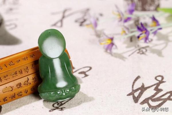 龍是九五之尊，四靈之首，更是天子的代表，象徵著權勢、尊貴