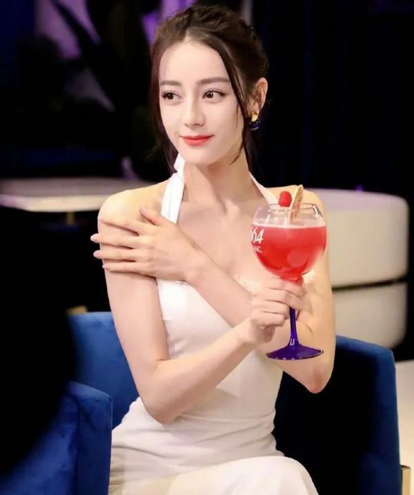 迪麗熱巴,歐陽娜娜,小S,餘景天,劉耀文宋亞軒|爆料回覆帖 迪麗熱巴,歐陽娜娜,小S,餘景天,劉耀文宋亞軒|爆料回覆帖