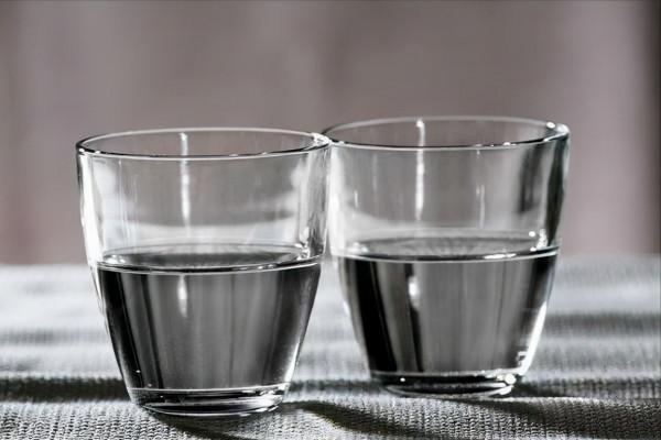 ​隔夜水到底能不能喝？喝多了會對人體有危害，大家要警惕起來