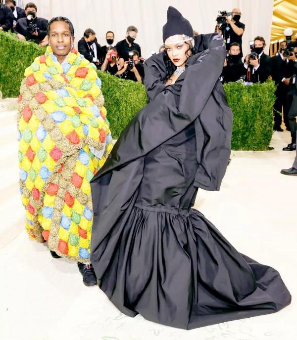 有些晚會,要在中午看,因為早晚會被雷s 有些晚會,要在中午看,因為早晚會被雷s