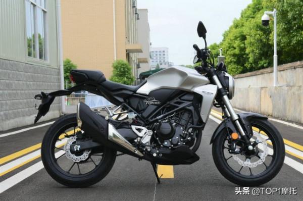 被價格掩蓋了實力!本田CB300R騎行體驗 完美的入門級街車 被價格掩蓋了實力!本田CB300R騎行體驗 完美的入門級街車