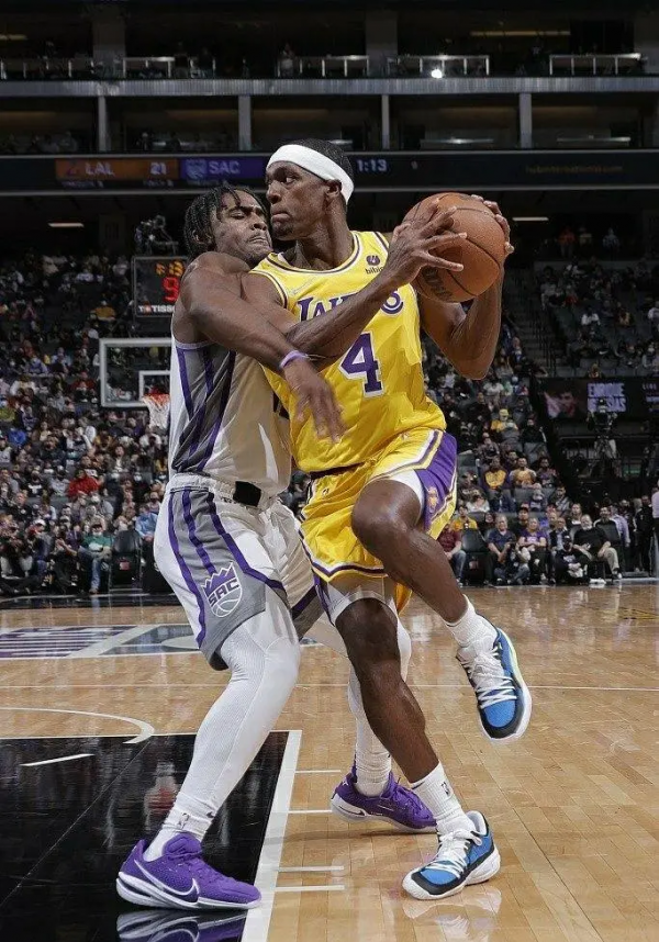 雙十一球鞋大推薦!又便宜又能打啊 雙十一球鞋大推薦!又便宜又能打啊