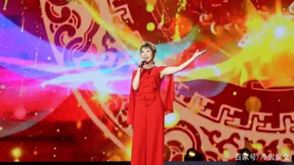老公比自己大37歲，9登春晚後被稱為民歌天后，你知道她是誰嗎？