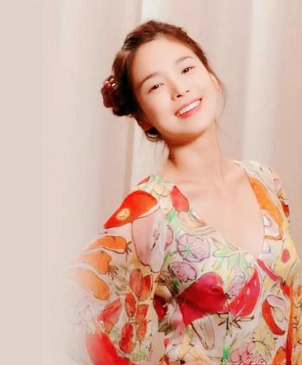 浪漫滿屋韓智恩造型盤點，宋慧喬什麼造型都可駕馭，喜歡最後一款